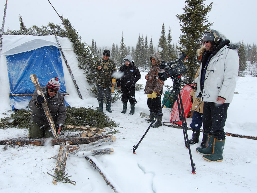 Mike Wong filming Eddie Pash at Route Transtaïga